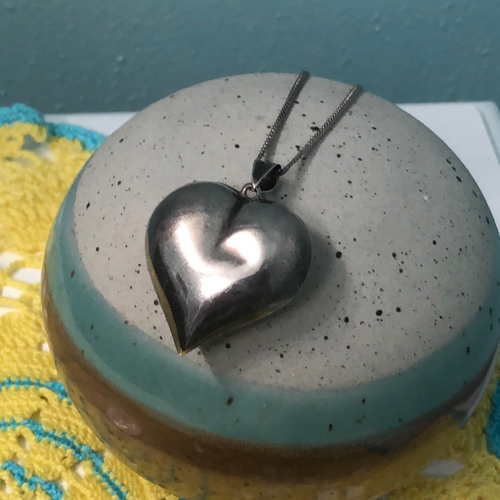 2/$15 SALE. Silver heart necklace